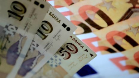 В очакване на по-високи лихви и политиката на банките