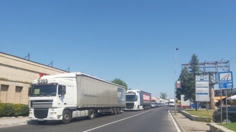 Спират ТИР-овете при температури над 35 градуса