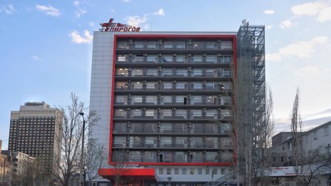 Младежът от Благоевград, паднал от балкона след парти, е извън реанимация