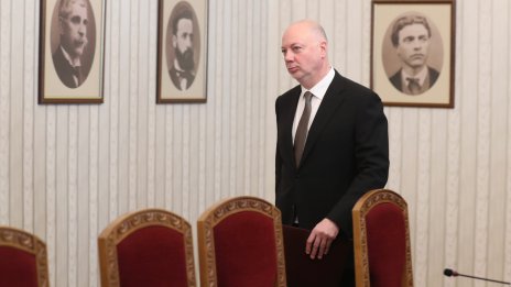 Желязков иска бързо провеждане на избори &ldquo;в духа на Конституцията&rdquo; 