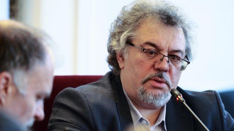 Нов скандал между ПП и ДБ: Асен Василев на инат иска да изхвърли Манол Пейков от НС? 