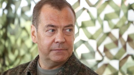 Медведев предложи Русия да анексира региони от Грузия 