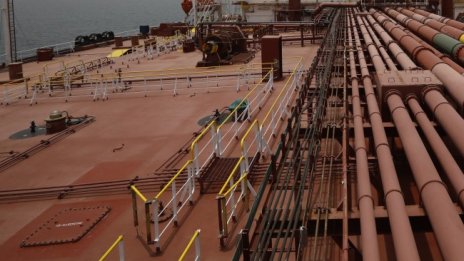 Иран превзе кораб с контрабанден петрол