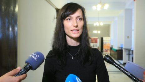 Габриел за блокираните в Гърция българи: Готови сме за реакция, ситуацията е тежка