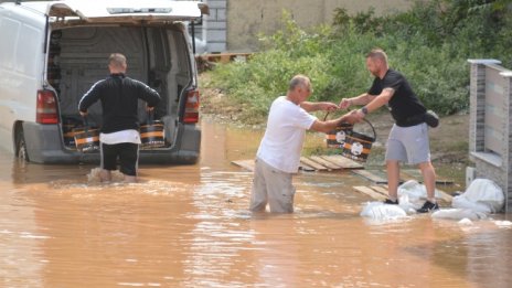 В Лариса водата е до 3 м, обявиха най-висока степен на тревога