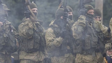 Как Русия се учи от грешките си, за да забави контранастъплението на Украйна