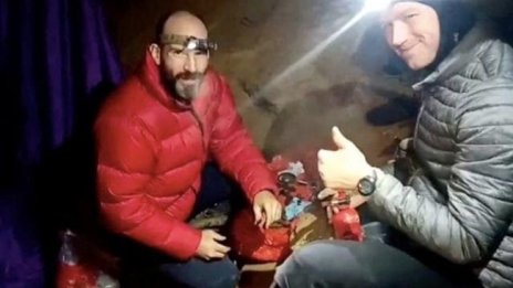 Спасители извадиха американския спелеолог от пещерата в Турция 