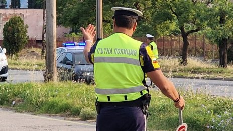 Спипаха 12 мигранти в румънска кола в с. Българин