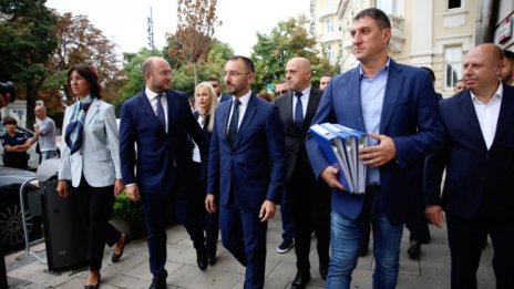 Отчаян ход ли е кандидатурата на Хекимян?