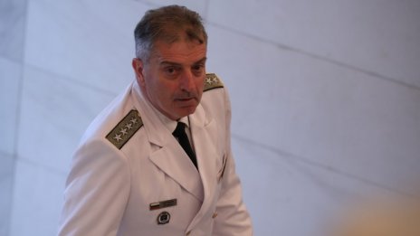 Адм. Ефтимов: Съветските зенитни комплекси е по-добре да се продадат