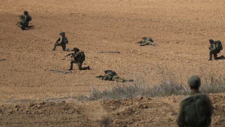 Израел e отвърнал на огъня след изстреляни от Сирия снаряди 