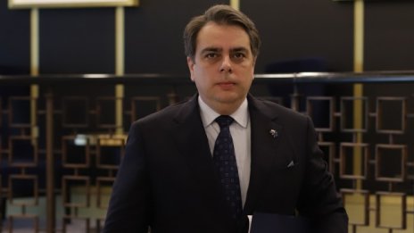 Бизнесът: МФ да оттегли предложението за гражданските договори