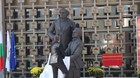 48-годишен преподавател скочи от високите етажи на Американския университет