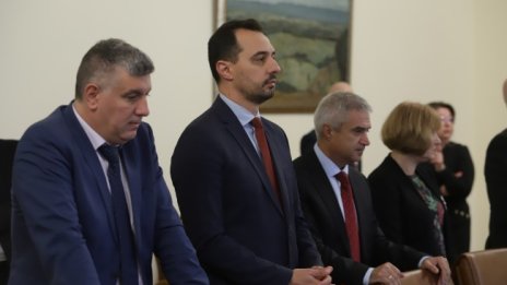 Богданов: Надяваме се да допринесем за това българите по света да се завърнат у дома