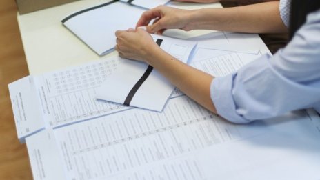 В София в 11 секции гласуването с машини е спряно 
