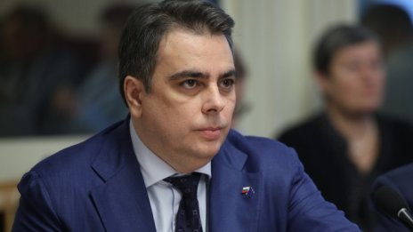 Василев за културните дейци: Не виждам за какво протестират