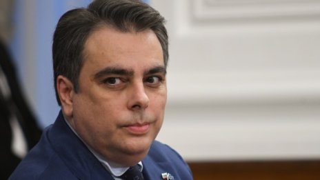 Асен Василев: За първи път въпросите не се решават в затворени кабинети