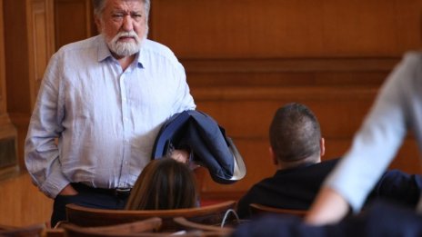 Вежди Рашидов: Няма вече ГЕРБ, но има кой да плюнчи ушите на Бойко 