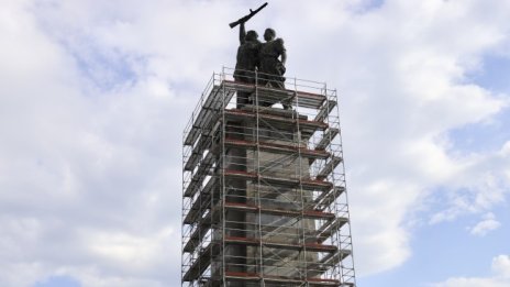 Паметникът на Съветската армия няма  да се побере в музея на социалистическото изкуство