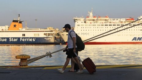 Фериботите в Гърция отказват да превозват електромобили
