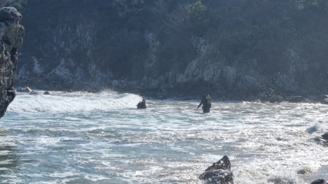 Водолази се натъкнаха на бойни пистолети край Бургас