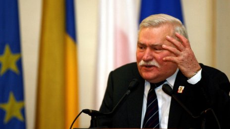 Валенса: Чувствам се виновен, че Тръмп стана президент
