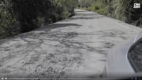 Без автобуси и с разбит път: Великотърновско село е откъснато от света