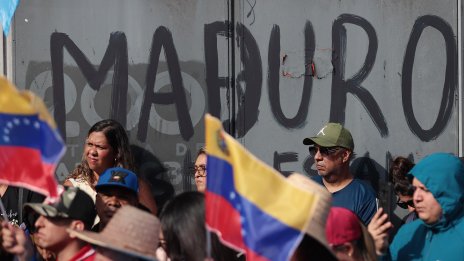 Докато народът му гладува, Мадуро се къпеше в лукс