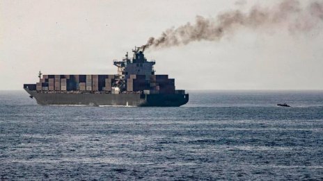 Морски пехотинци на САЩ взеха на абордаж търговски кораб в Арабско море