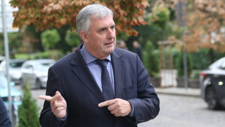 Калфин: Бюджет 2026 е инерционен, по-интересен е този за следващата година 