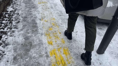 39 глоби за непочистени от сняг и лед тротоари в София