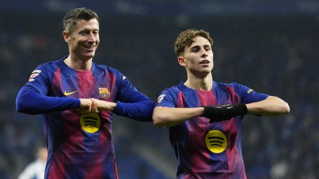 Барселона победи Еспаньол в градското дерби с късни голове