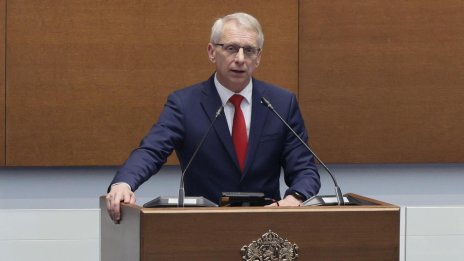 Акад. Денков: Не е лесно да се прави кабинет, дано Гюров е успял