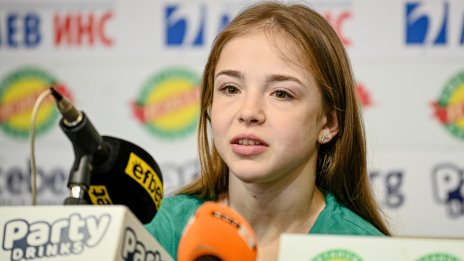 Стилияна Николова със сребърен медал на обръч от Световното първенство