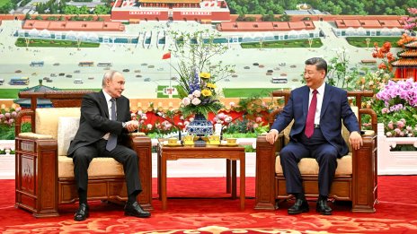 Путин и Си хапнаха патица по пекински на фона на "Лебедово езеро"