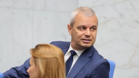 Костадинов: Някой е "набил канчето" на министъра на отбраната