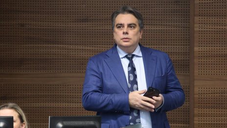 Асен Василев: Изпълняваме всички критерии за приемане в еврозоната