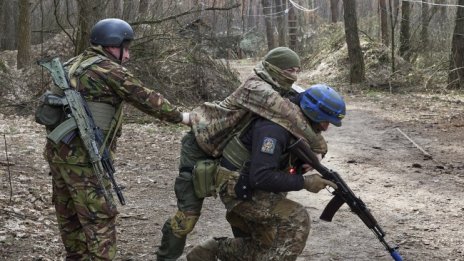 Мобилизация в Украйна: Къде сте, мъже? 500 000 души трябва да сменят изтощените на фронта 