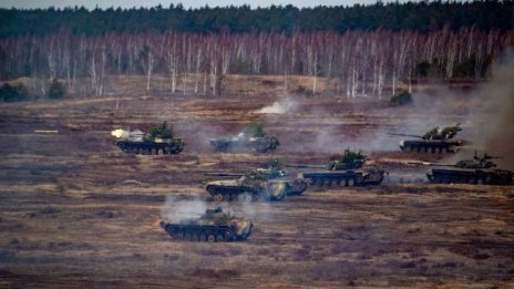 Беларус провежда военни учения до границите с ЕС и Украйна