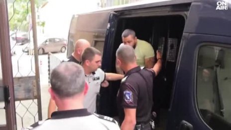 Оставиха в ареста мъжа, пребил почти до смърт жена си във Враца