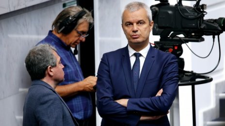 Костадинов: Ако трябва да избира между Пеевски и Господ, Радев ще избере първия