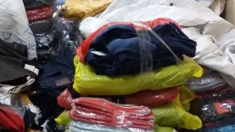 Задържаха дрехи, парфюми и перилни препарати на границата