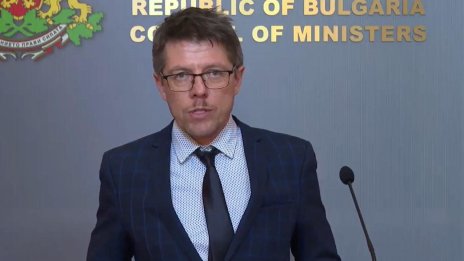 Премиерът Андрей Гюров прие оставката на вицепремиера Стоил Цицелĸов