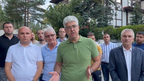 Извеждат хора от Сараите на Ахмед Доган в столичния кв. "Бояна"