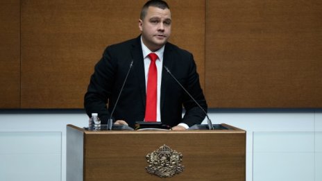 Искането за сваляне на имунитета на Пеевски е предизборна димка