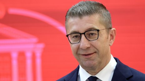 Мицкоски нямало да отстъпва с милиметър, търси как да заобиколи България