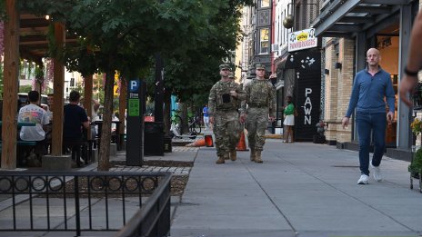 Военните вече патрулират с огнестрелно оръжие във Вашингтон