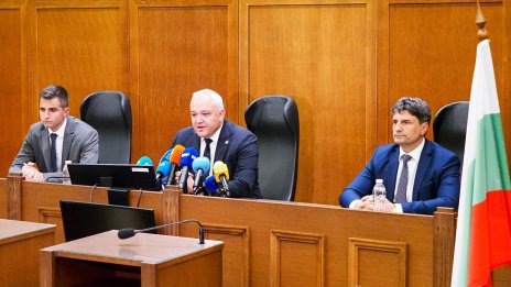 Девет задържани при акцията с имотните измами, сред тях и бивш нотариус 