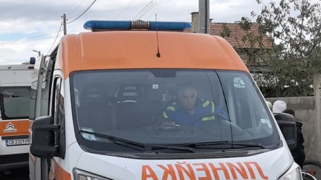 Моторист блъсна възрастна жена в Карнобат