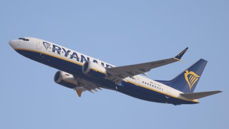 Самолет на Ryanair блокира пистата в Клуж, вторият пилот е припаднал 